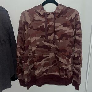 Old Navy burgundy camo hoodie
